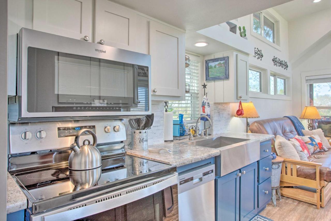 Cozy Mckinney Tiny Home With Porch And Fire Pit! Ngoại thất bức ảnh
